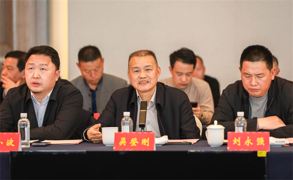 区县观察|开座谈会把话筒递给老板 垫江这样抓"返乡