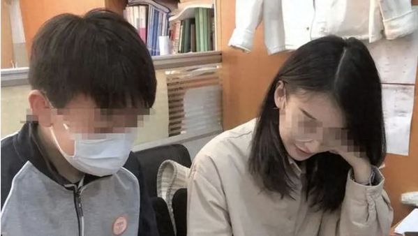 出轨女教师若离婚或需承担精神赔偿|离婚