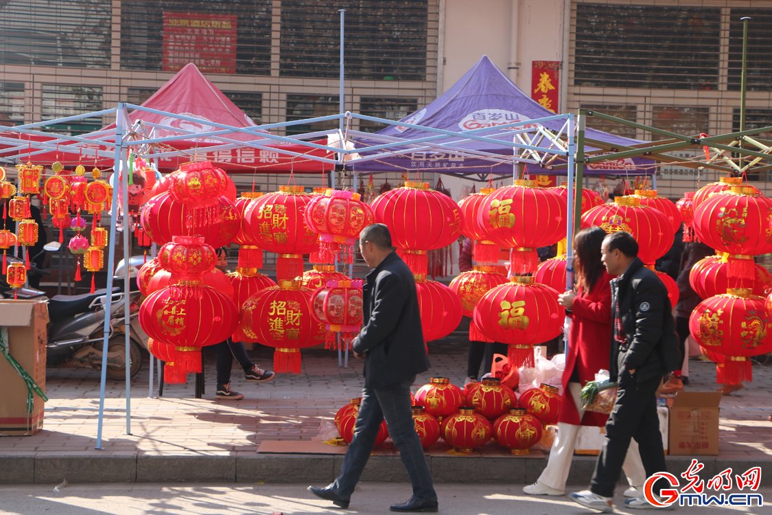 【新春走基层】红灯笼,耀新年|春节_新浪财经_新浪网