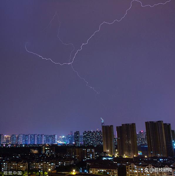全国大范围响起"春雷" 南京一夜闪电超770次|南京市_新浪财经_新浪网