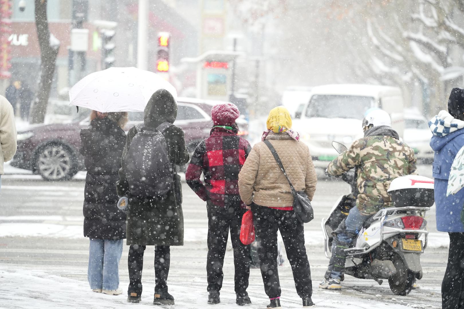 前往陕西方向的司机注意了！受雨雪及冻雨天气影响，陕西全省所有高速入口封闭