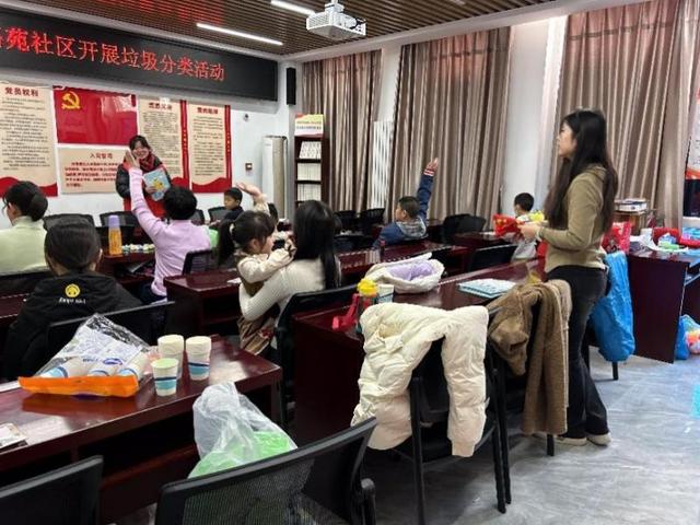 "变身点缀生活的"艺术品" 小朋友亲手制作环保"手办"_新浪财经_新浪网