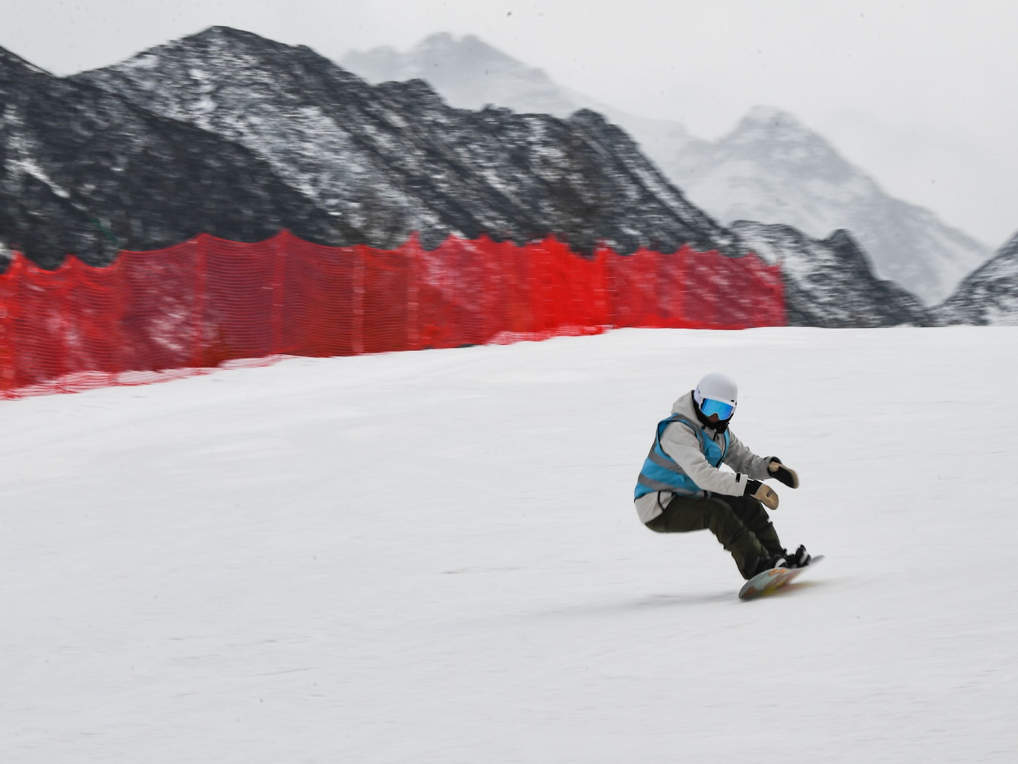 新华全媒 丨冰雪"冷资源"激活"热经济"|滑雪场_新浪财经_新浪网