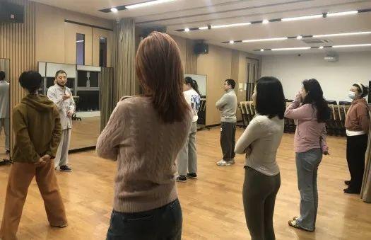 第二期课程更加"缤纷多彩"_新浪财经_新浪网