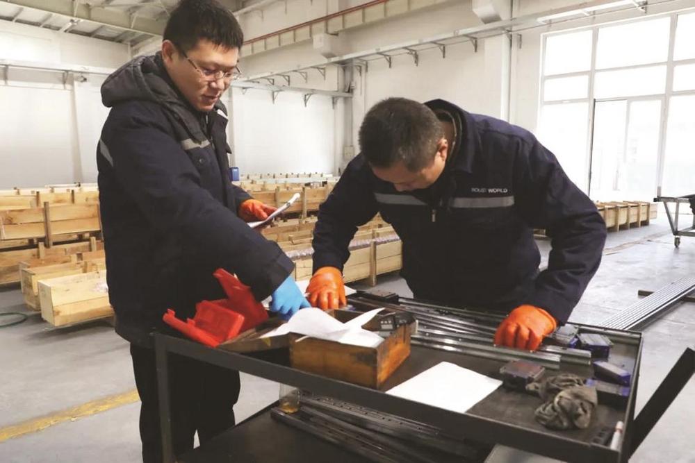 峰峰:全力以"复"开新局|复工复产_新浪财经_新浪网