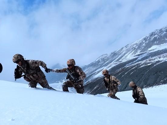 "边防有我们守护,请祖国和人民放心"|巡逻_新浪财经_新浪网