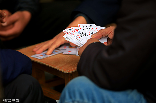 中产痴迷掼蛋,扑克牌商家笑了