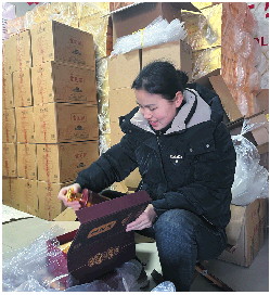 "冠县灵芝被写进了2024年省政府工作报告,这更加增强了我们把灵芝产业