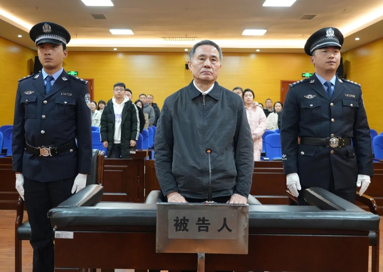 南航海南分公司原党委书记赖建明一审被判10年罚款50万