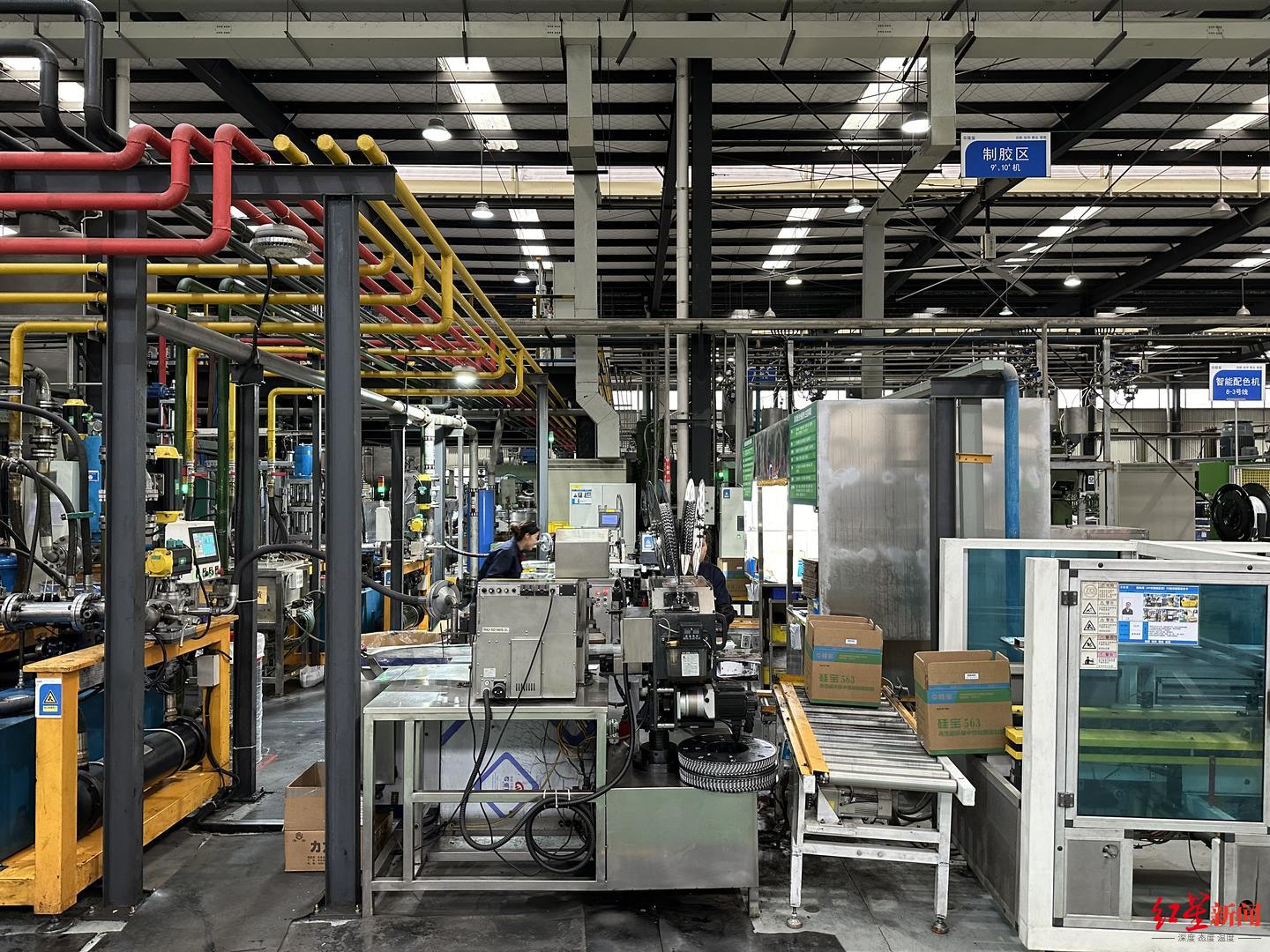 成都硅宝科技股份有限公司新津基地的生产车间