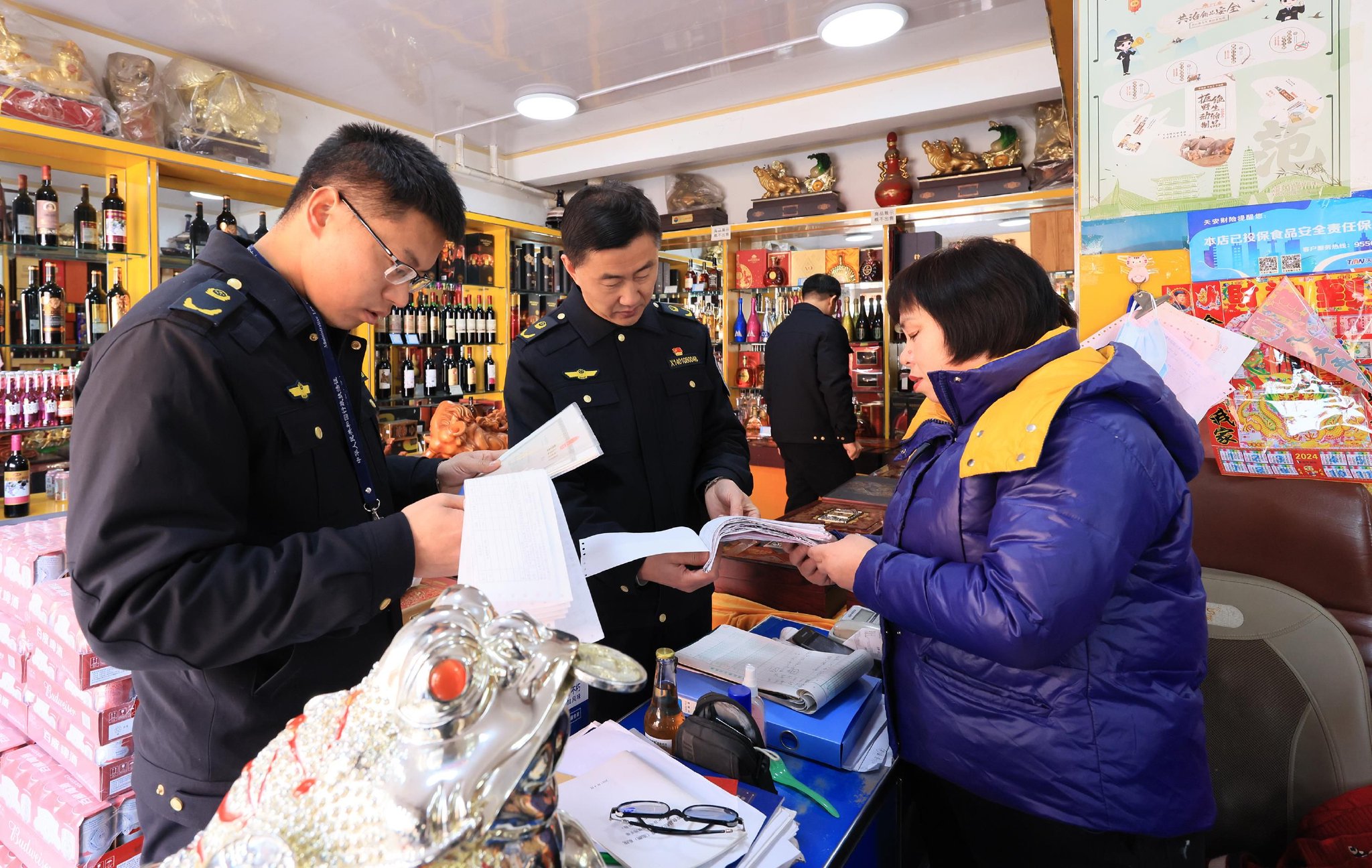 新春走基层 | 太原尖草坪区:强化市场监管服务 守护祥和春节_新浪财经