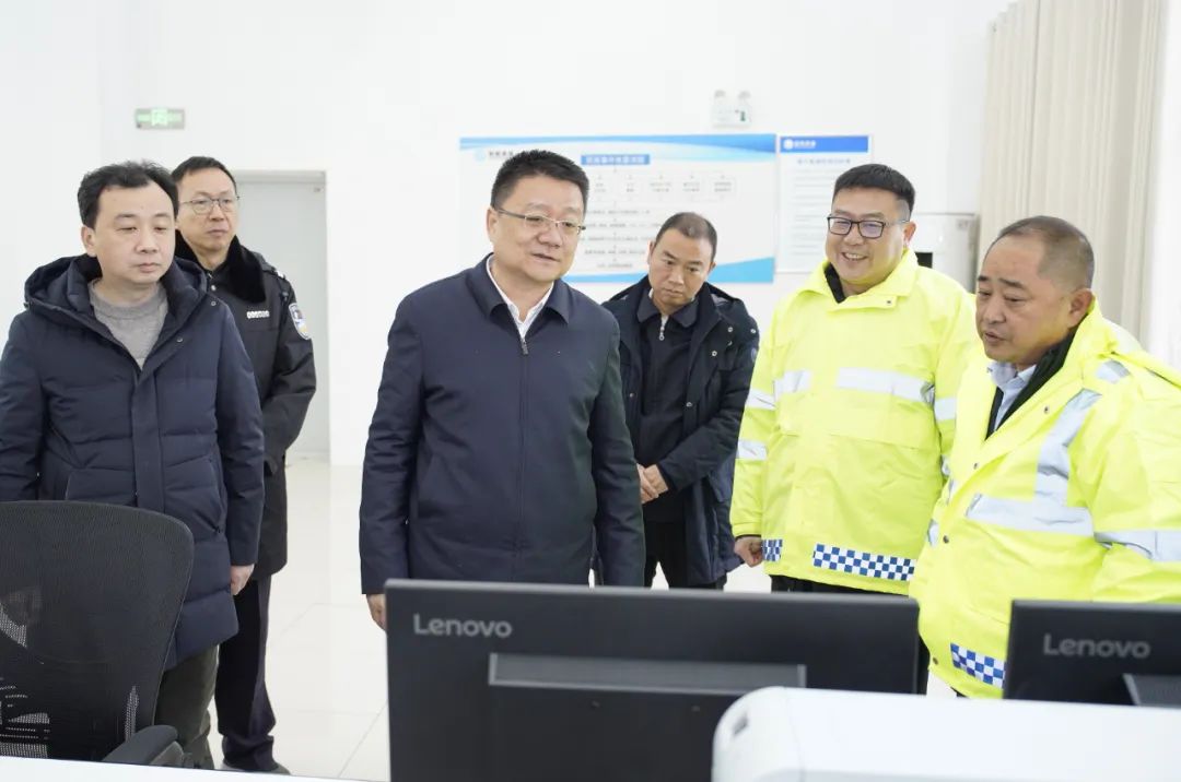 快速高效除雪除冰 全力守护民生温度_新浪财经_新浪网