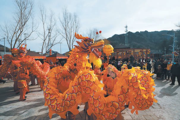 本报讯(记者张佳琪 通讯员刘佳炜)今天上午,怀柔区琉璃庙镇第十五届"