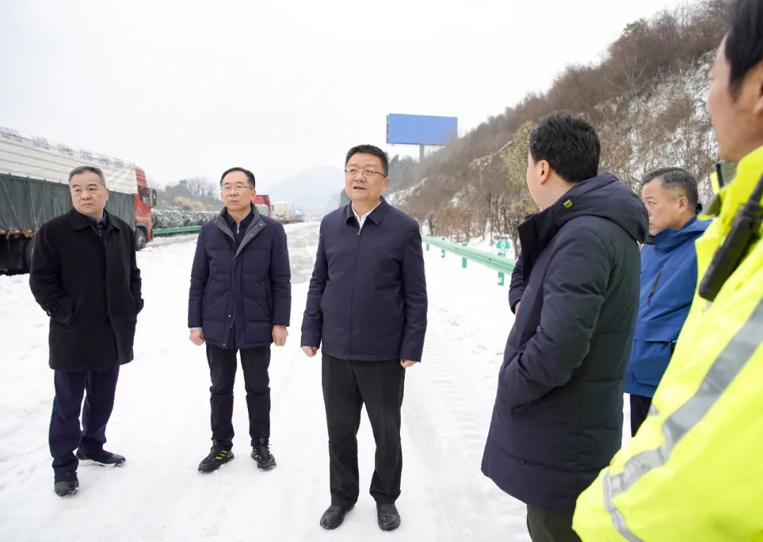 快速高效除雪除冰 全力守护民生温度_新浪财经_新浪网