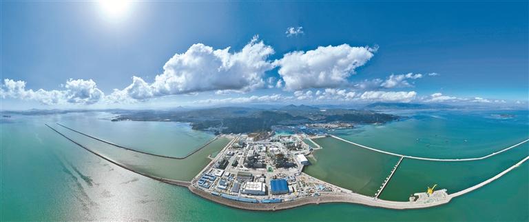 2月21日,建设中的漳州核电站(无人机全景照片).