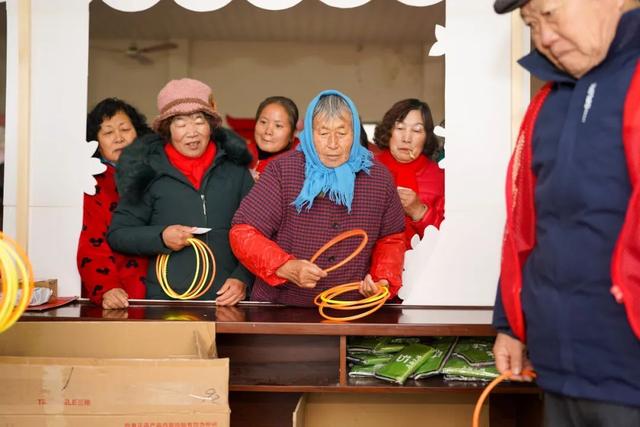 奉城这个村在游园会里闹元宵丨有一种过年叫奉贤