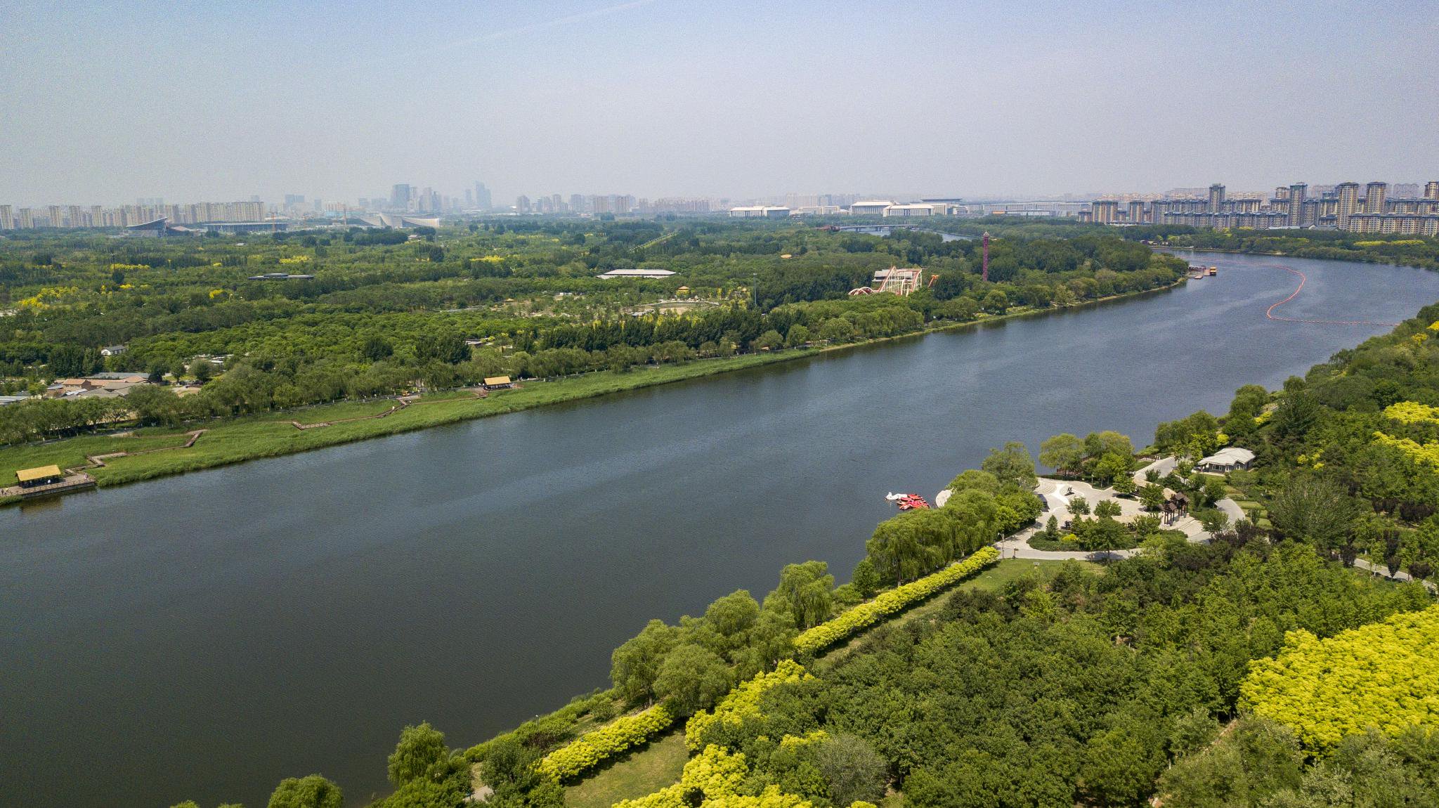 位于北京城市副中心的大运河森林公园(2023年5月9日摄,无人机照片).