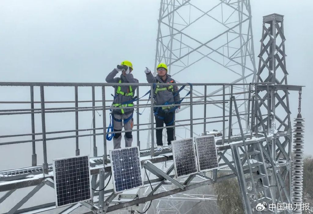 战风斗雪致敬风雪逆行人