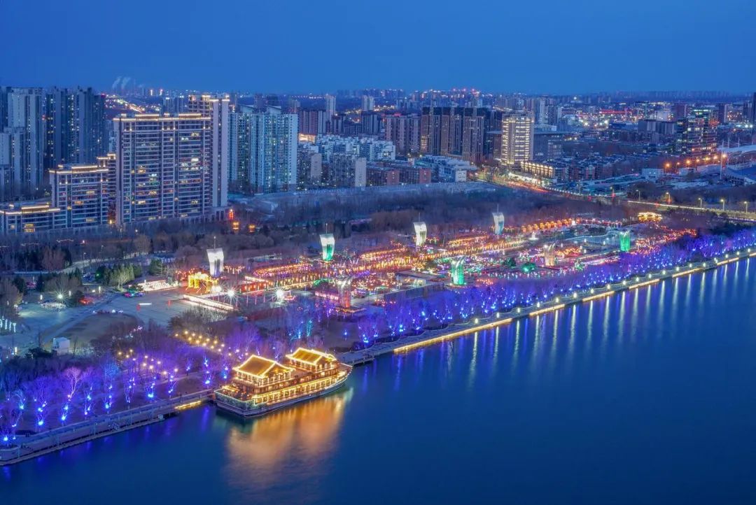 2024年2月,通州运河文化广场龙年新春夜景.(郭建华摄)