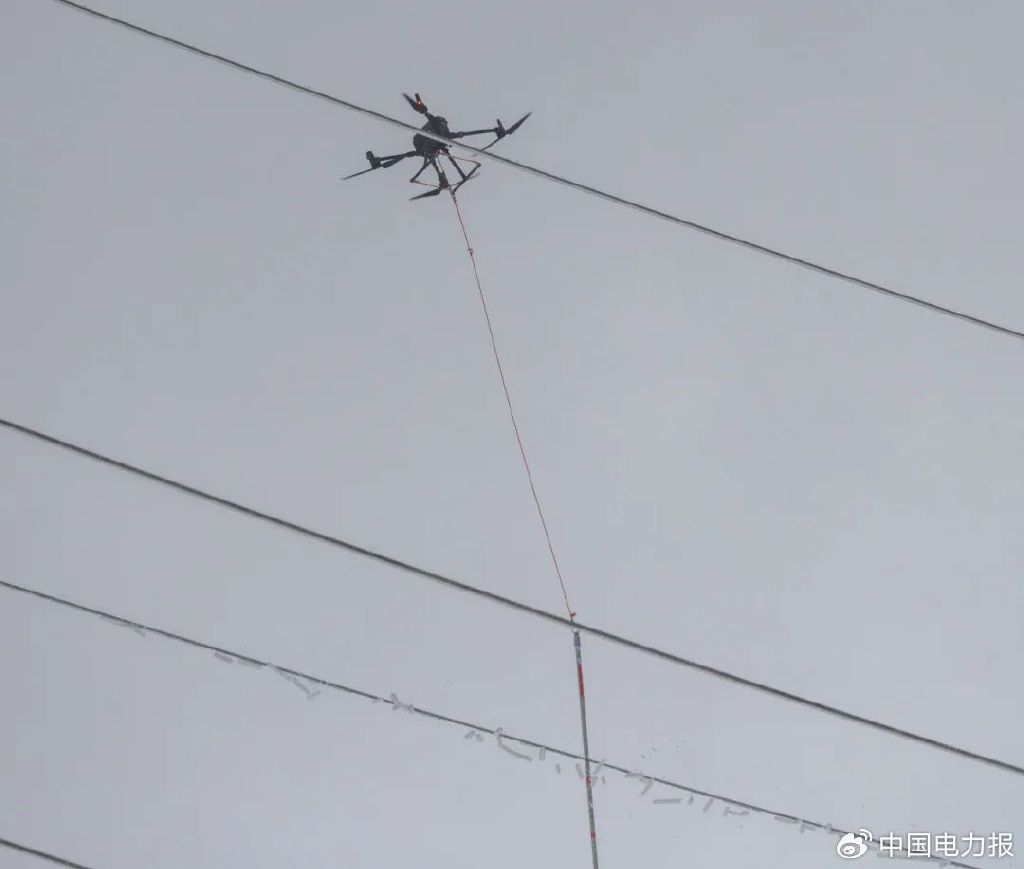 战风斗雪致敬风雪逆行人