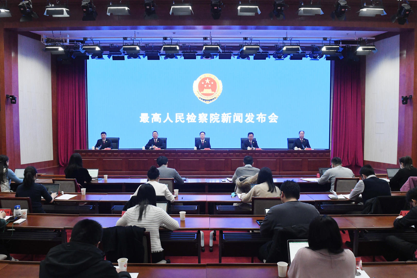 最高检将设专人或者专门办案组办理刑事抗诉案件同时