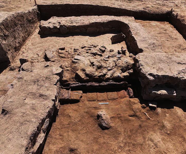 青海都兰热水墓群发现目前陵园规模最大墓葬|青海省_新浪财经_新浪网