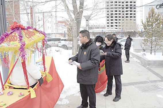 为进一步增强群众识诈防诈"免疫力",筑牢反诈防线,2月21日,尚义县人民