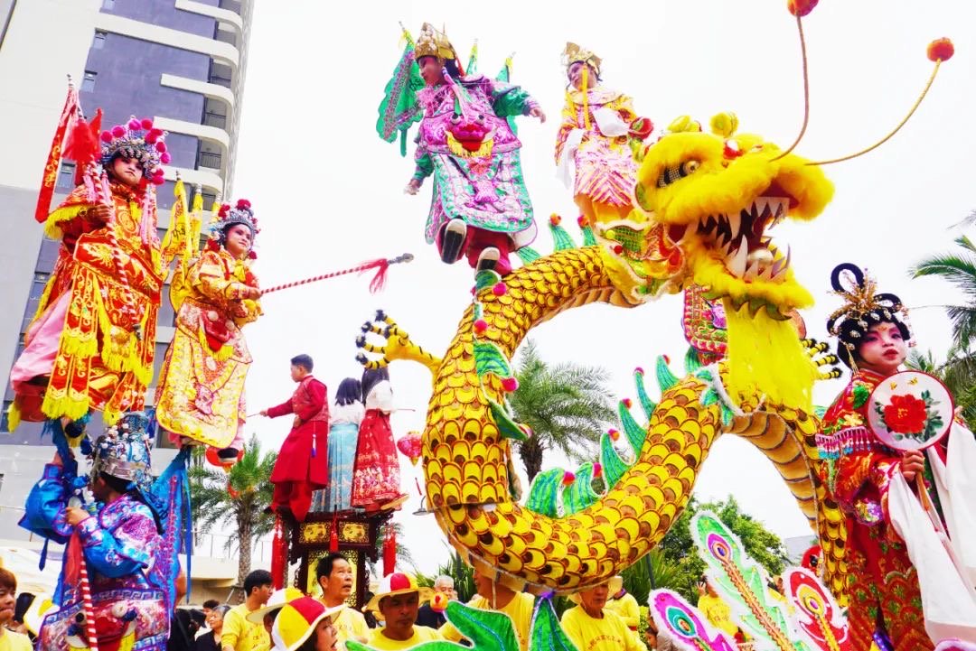 人龙舞,飘色巡游……广东湛江"年例"正热闹_新浪财经_新浪网