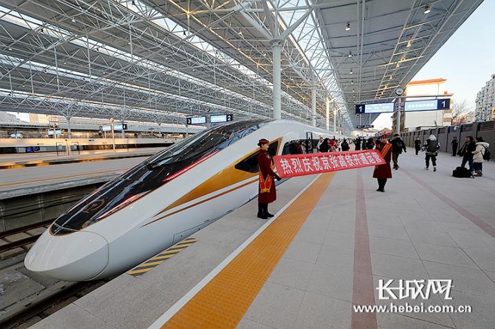 北京出发,半小时能到天津听相声,到沙滩赶海,1小时能到河北张家口滑雪