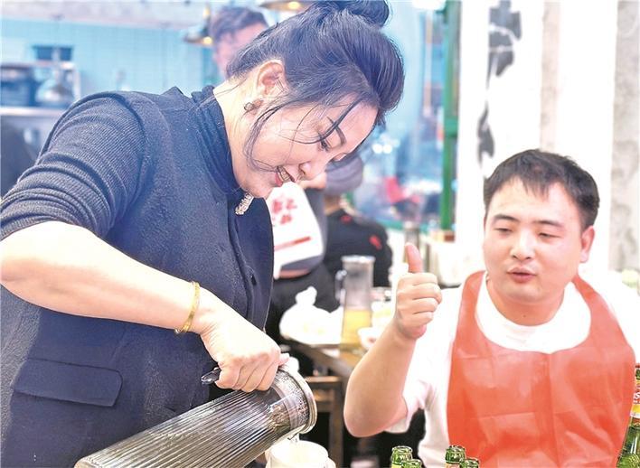 "日子像火锅一样热气腾腾"_新浪财经_新浪网