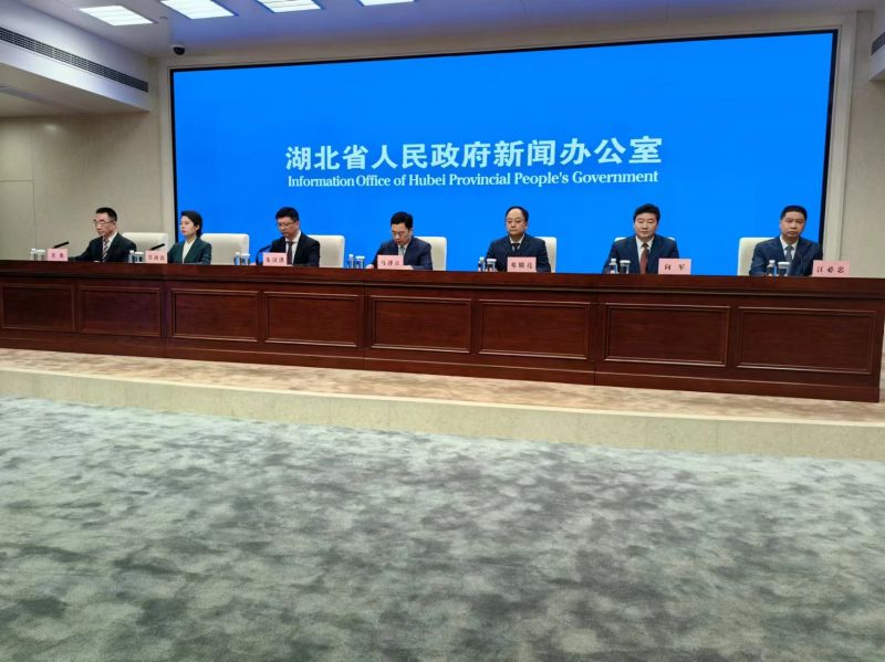 局长朱汉洪;宜昌市人力资源和社会保障局党组书记,局长向军;宜昌市