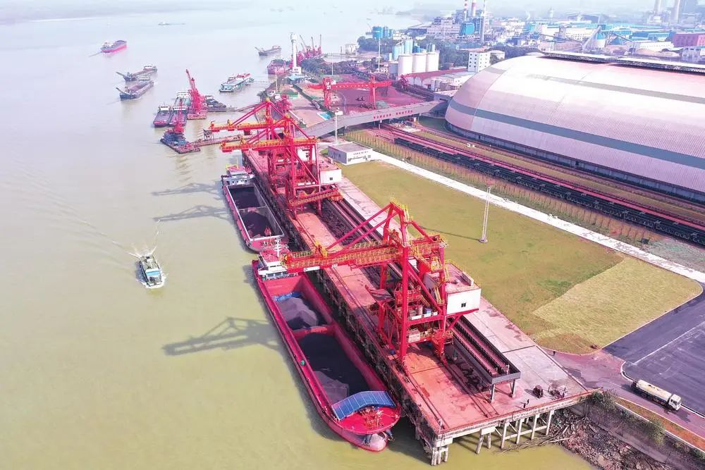 向高而行 | 春节假期,城陵矶港散货码头货物进出港量增长二成多