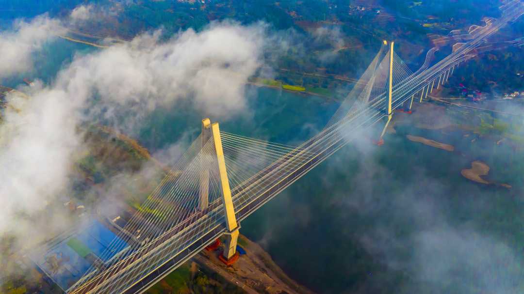 四川宜宾:穿云破雾的公铁两用长江大桥_新浪财经_新浪网