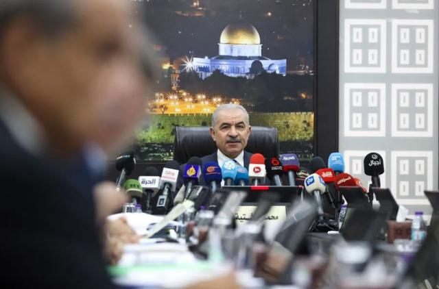 阿什提耶宣布辞职时表示,辞职原因与巴勒斯坦加沙地带,约旦河西岸和