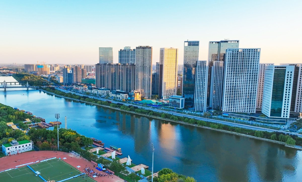 人聚兴业,运河商务区跑出高质量发展"加速度".(资料图)记者 常鸣/摄