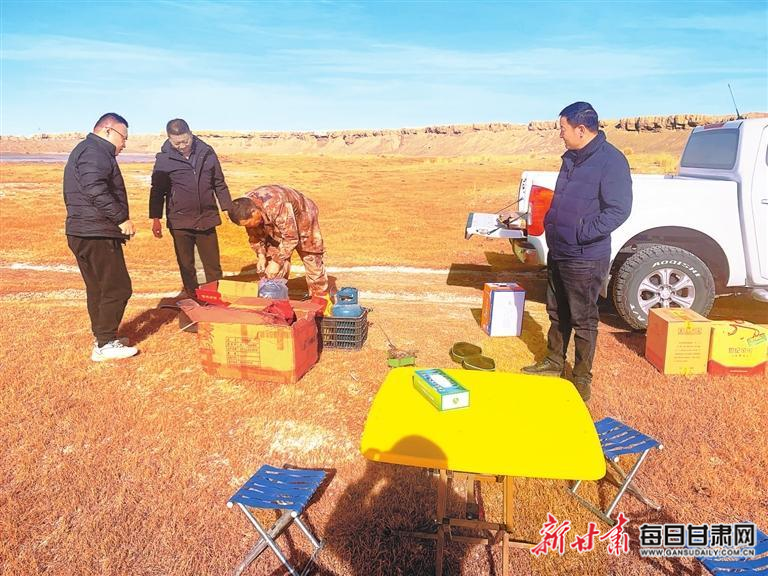 阿克塞的治沙故事_新浪财经_新浪网