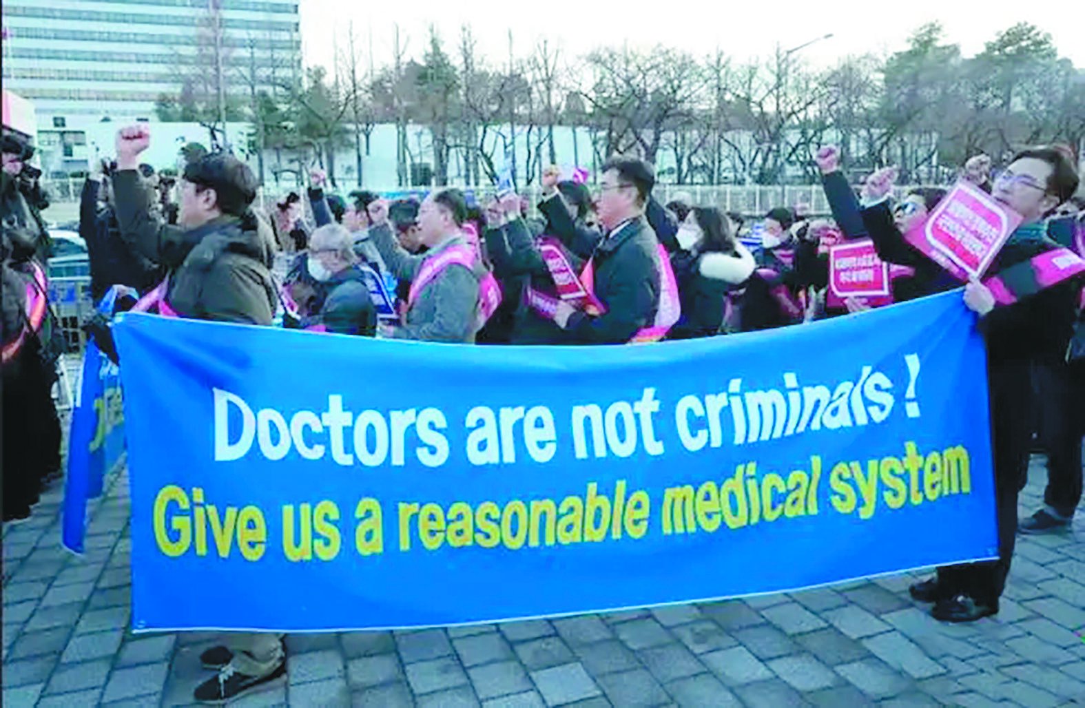 韩国医生罢工 为何愈演愈烈|韩国_新浪财经_新浪网