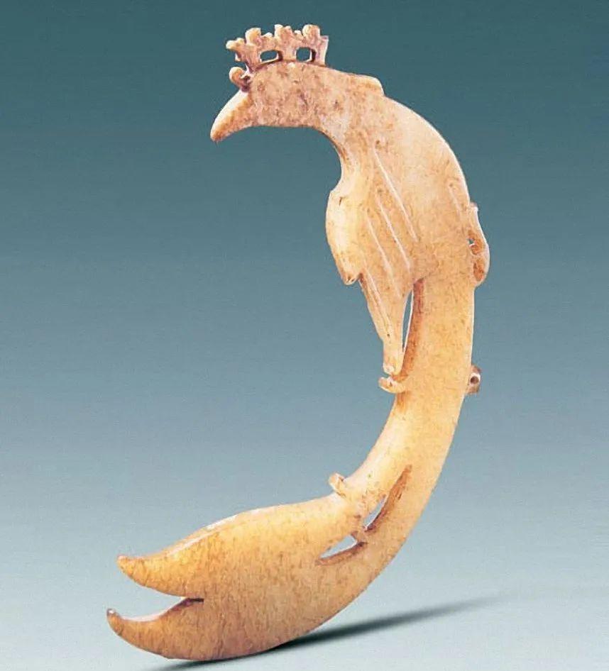 妇好墓中出土的凤形玉佩