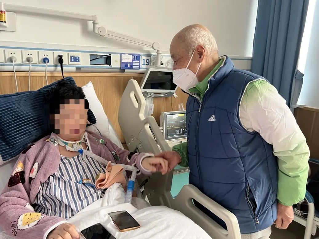 呼吸面罩怎么带去见蔡磊那天，老许给他带了个呼吸机面罩……_https://www.jmylbn.com_新闻资讯_第7张