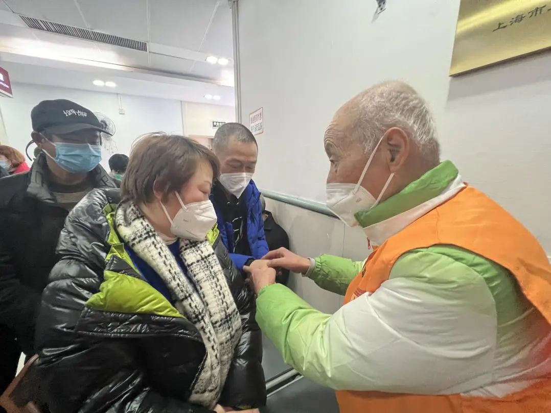 呼吸面罩怎么带去见蔡磊那天，老许给他带了个呼吸机面罩……_https://www.jmylbn.com_新闻资讯_第3张