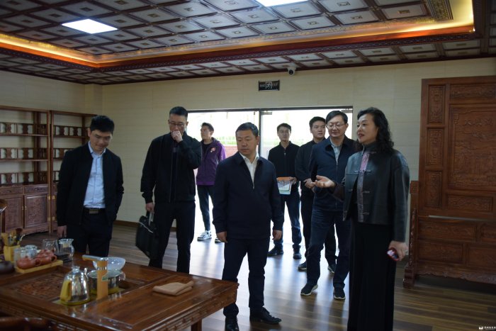 共青团云南省委书记赵攀峰一行到西联学校调研指导_新浪财经_新浪网