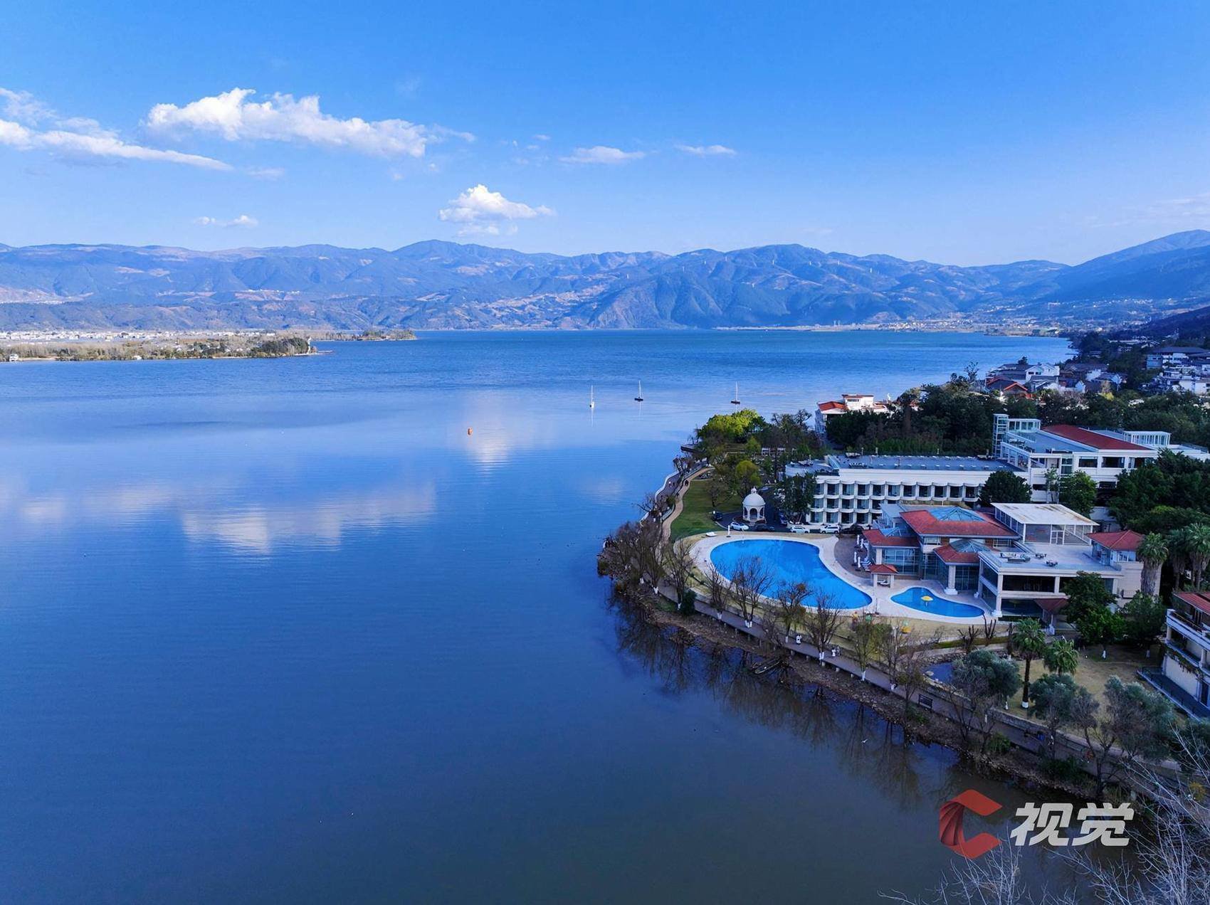 西昌邛海湖光潋滟.