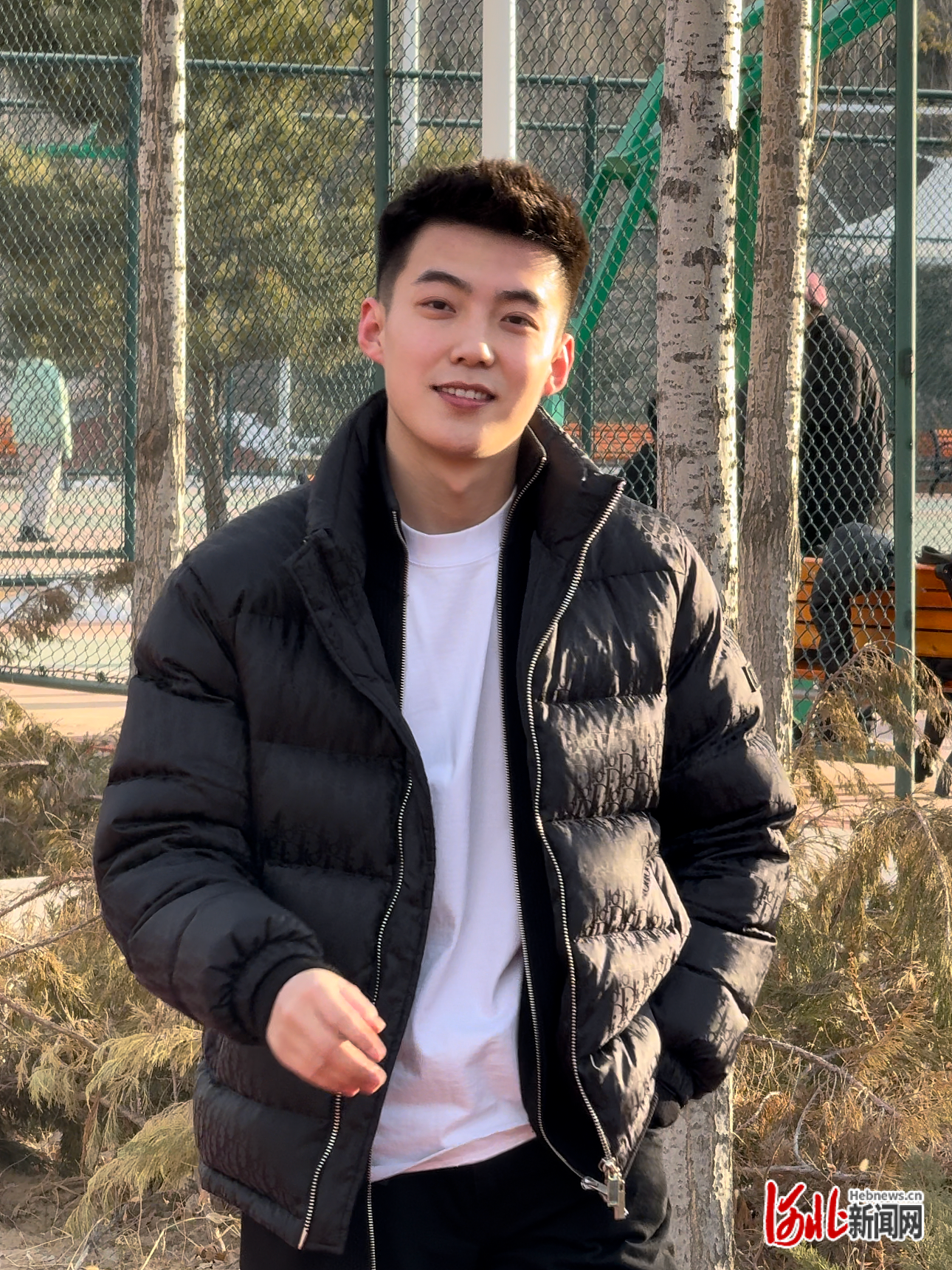 阳光俊朗帅气,迷倒万千网友的河北敲鼓小伙儿,到底是干啥