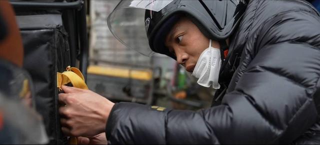 寻亲团圆后代坤回成都送外卖:要让家人过上更好的生活|看见正能量