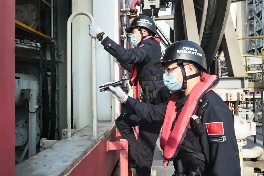 nia警像|警察_新浪财经_新浪网