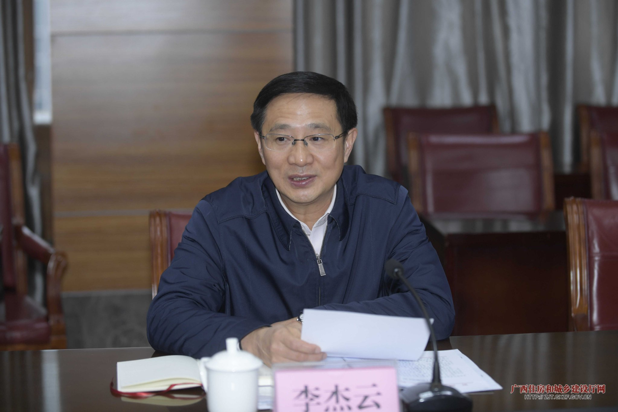 贺州市委书记李杰云在座谈会上讲话贺州市委常委,秘书长何翔,副市长