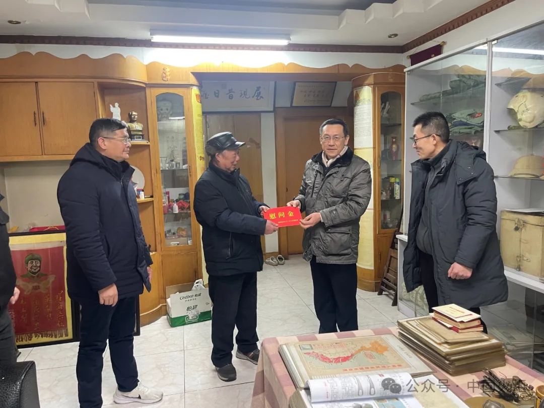2月5日,荆州市关工委主任刘勇,常务副主任李玉邦,副主任谢清,刘大圣