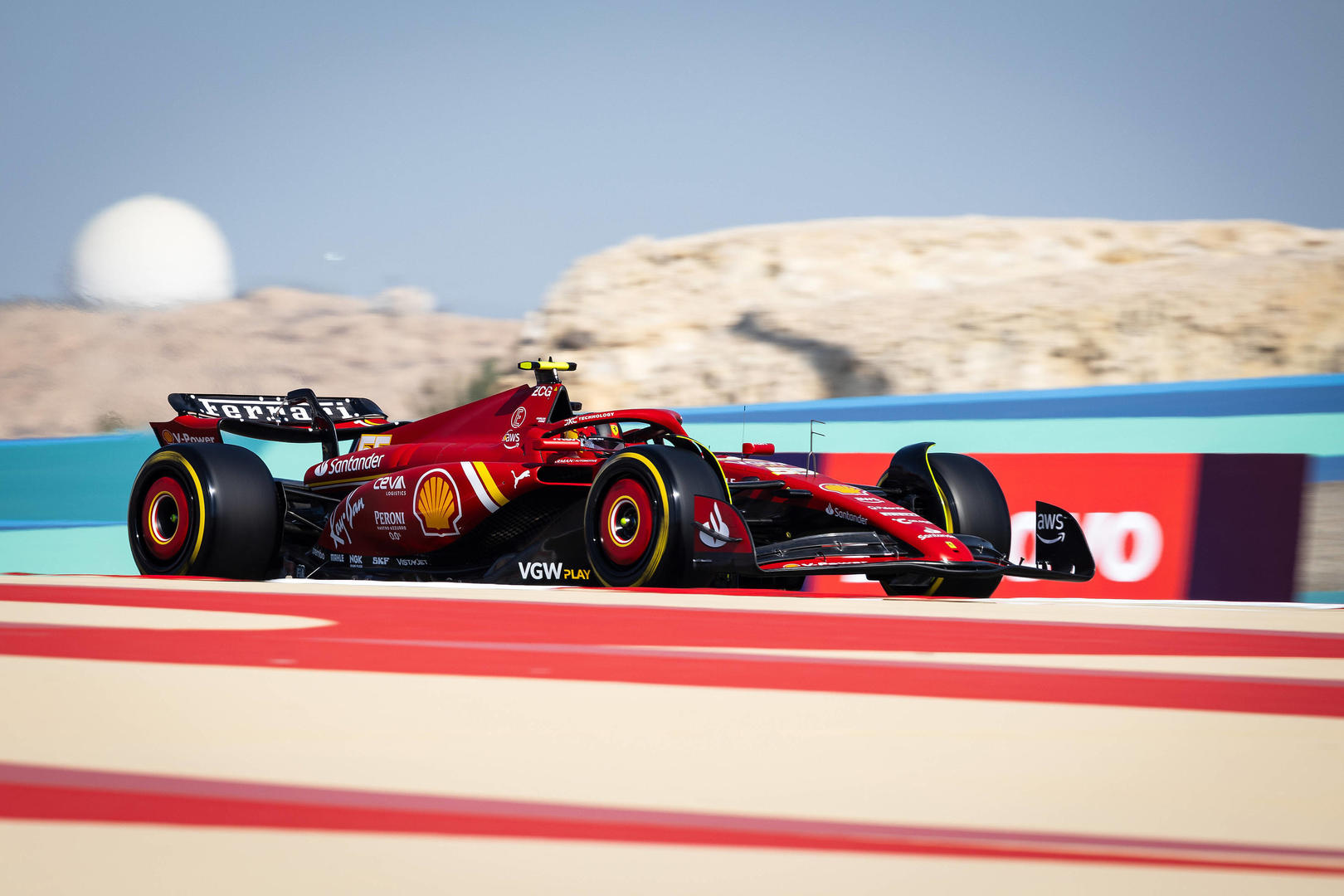 法拉利车队 图据视觉中国至于遭遇汉密尔顿"提前离职"的梅赛德斯奔驰