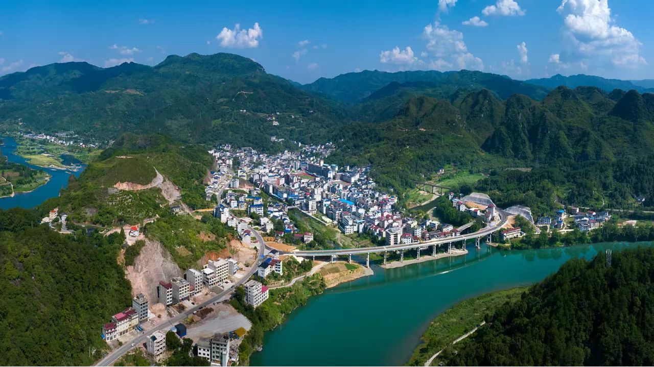 湖南省慈利县"五跟五走"打造"四好农村路"|农村_新浪财经_新浪网