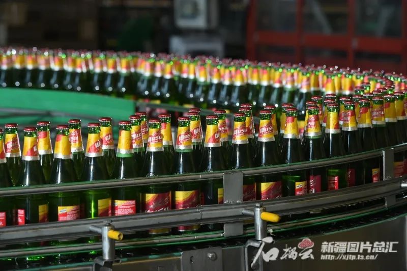 新疆乌苏啤酒有限责任公司生产线。企业供图